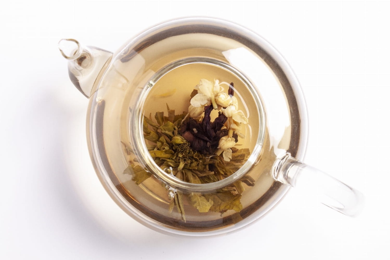 Herbata rozkwitająca Jasmine Butterfly po rozwinięciu. Biała herbata liściasta z kwiatami Jaśminu.