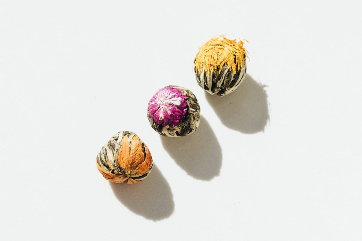 Herbaty rozkwitające trzy rodzaje: Century Love, Lichi, Marigold