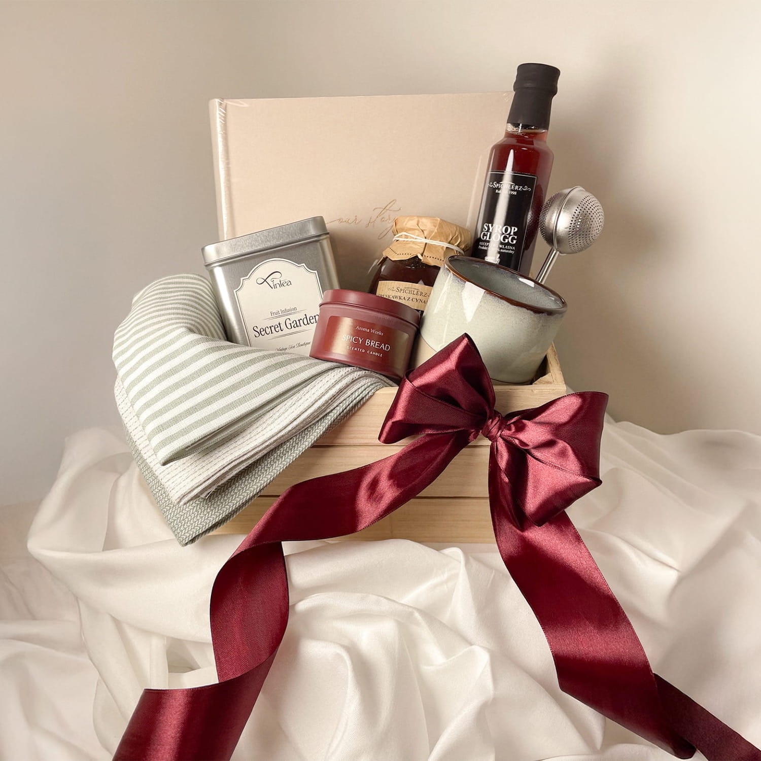 Skrzynka z prezentami na domówkę